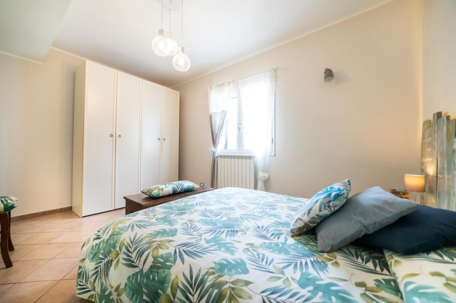Chez Elle Appartement Imperia Kamer foto