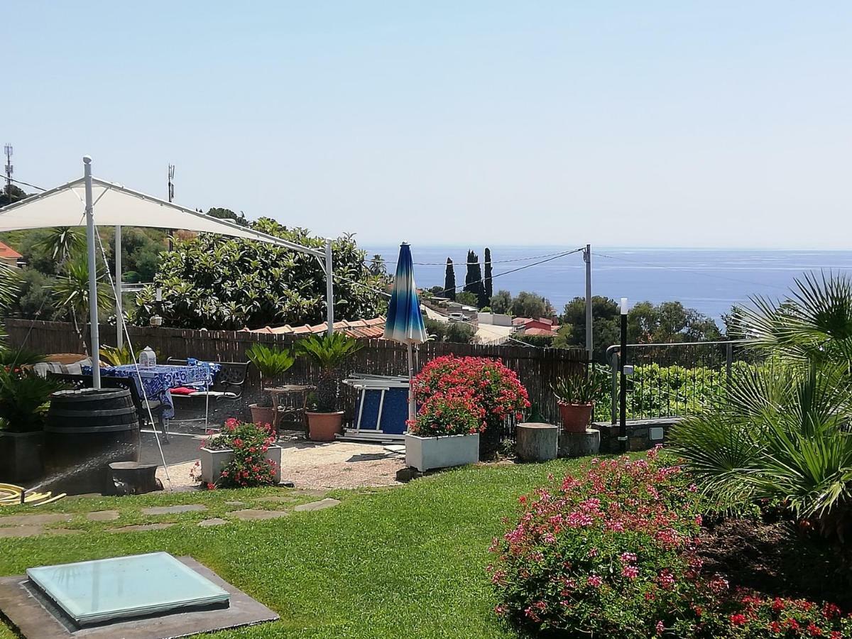 Chez Elle Appartement Imperia Buitenkant foto